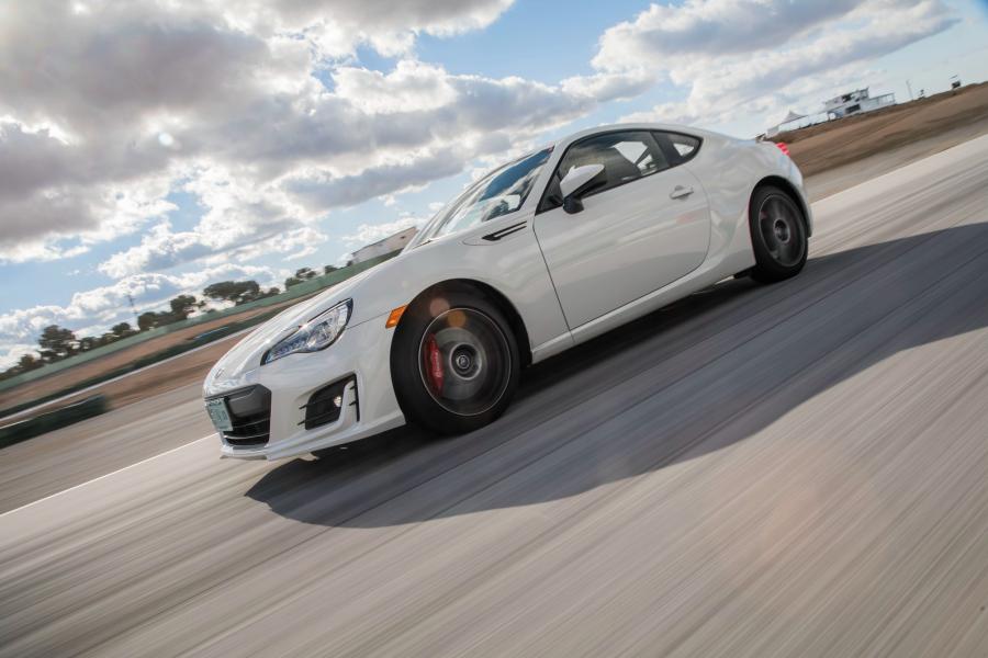  Subaru BRZ Performance Package 2016 года  (NA) (фото 2 из 13)